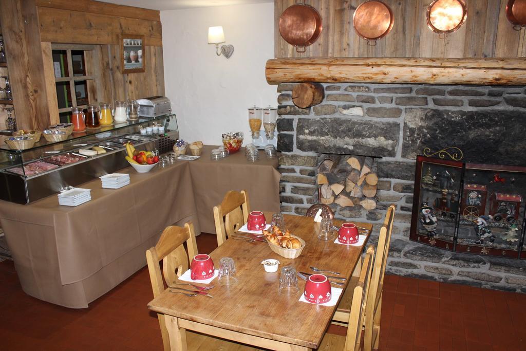 Hotel Restaurant U'Fredy La Clusaz Exterior foto